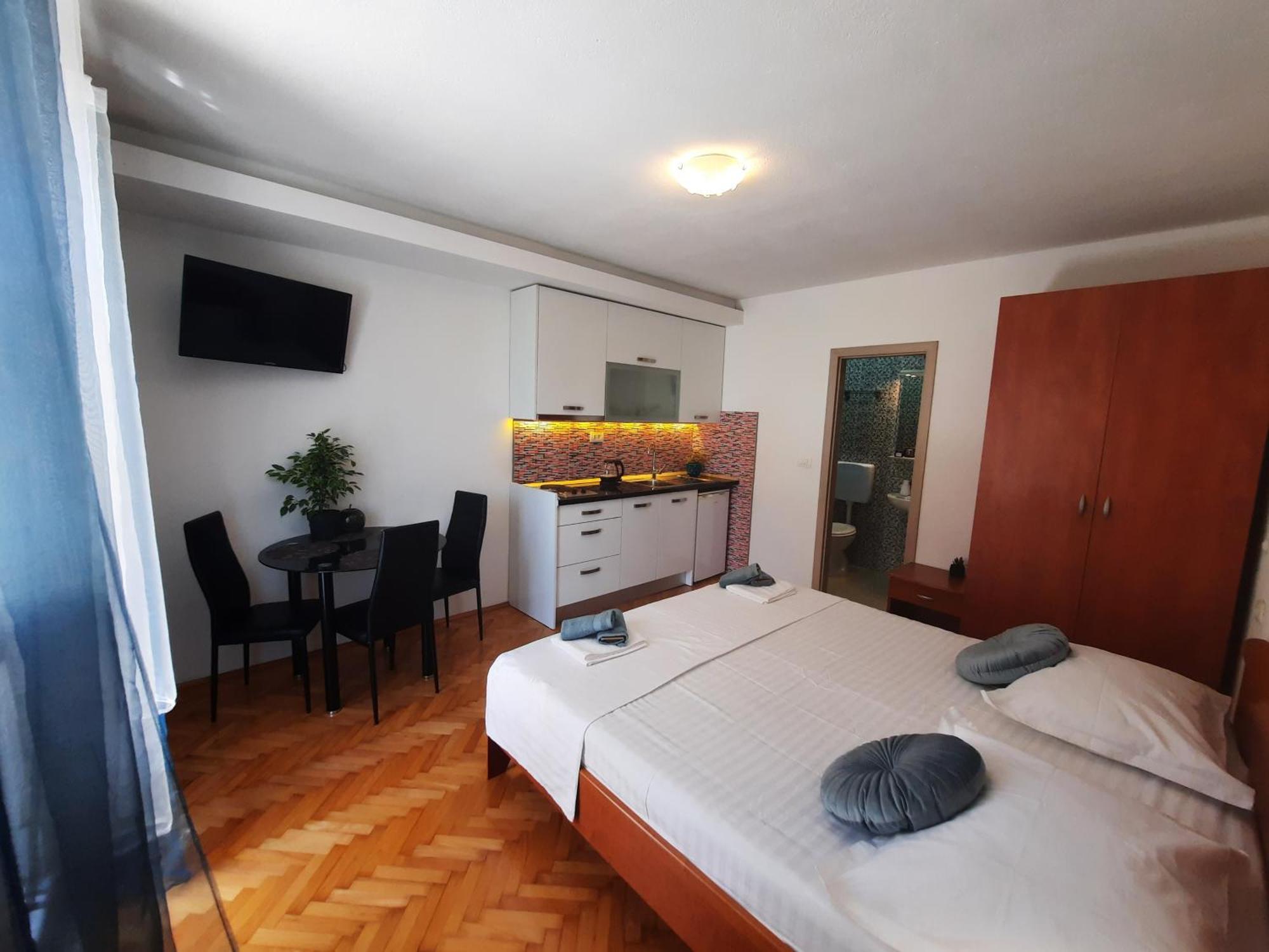 Apartments Ivan Makarska Bagian luar foto